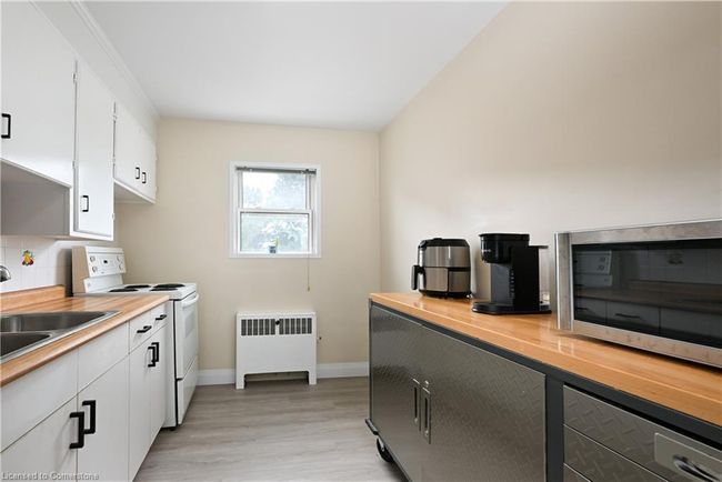 11 - 2418 New St, House attached with 2 bedrooms, 1 bathrooms and 1 parking in Burlington ON | Image 15