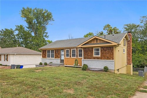 1124 N Curtis St, Olathe, KS, 66061-2710 | Card Image