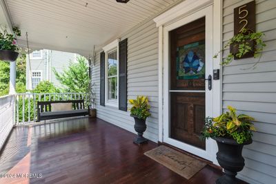 Swinging front porch | Image 2