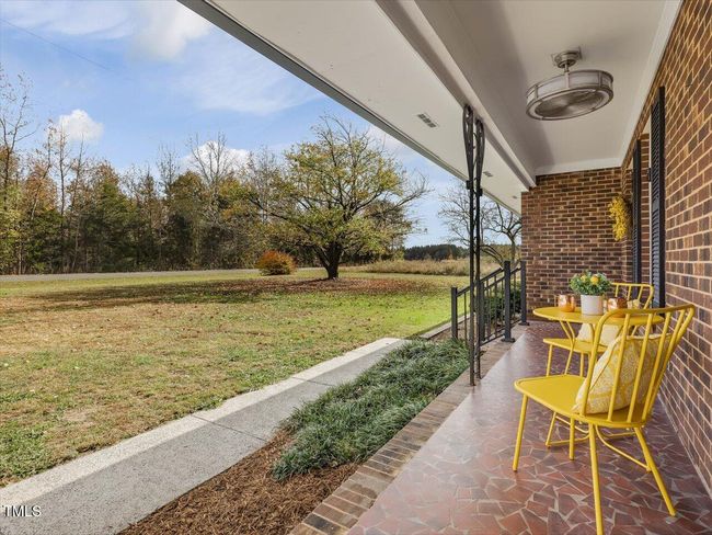 07-Front Porch | Image 10