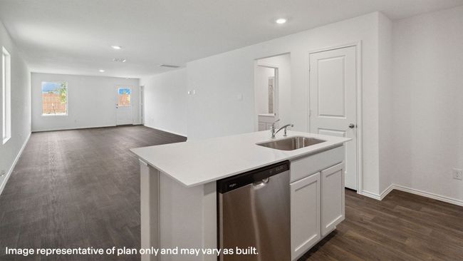 405 Wild Goose Drive, House other with 3 bedrooms, 2 bathrooms and null parking in Luling TX | Image 10