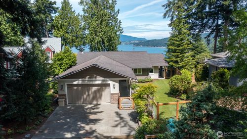 4053 Edith Point Rd, Anacortes, WA, 98221-8530 | Card Image