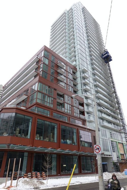 2111-33 Helendale Ave, Toronto, ON, M4R0A4 | Card Image