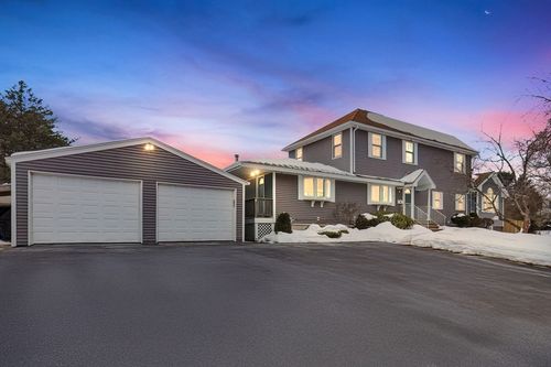 40 Glen Dr, Peabody, MA, 01960-1029 | Card Image