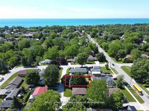 409 Wall St, Kincardine, ON, N2Z | Card Image