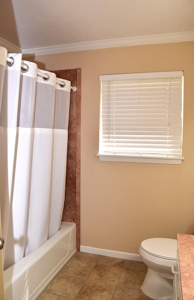 Guest Bath | Image 17