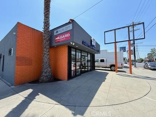 18738 Sherman Way, Reseda, CA, 91335-4040 | Card Image