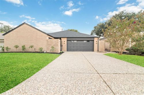 15651 Whitewater Ln, Houston, TX, 77079-2533 | Card Image