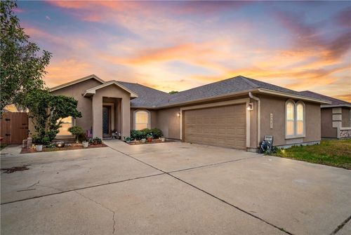 2602 Retta Dr, Corpus Christi, TX, 78418-5406 | Card Image