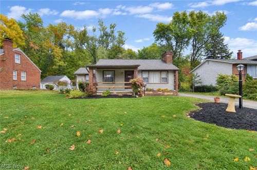 8161 Midland Rd, Mentor, OH, 44060-7527 | Card Image