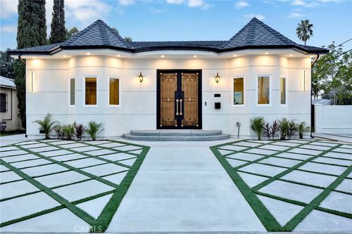 8149 Saint Clair Ave, North Hollywood, CA, 91605-1324 | Card Image