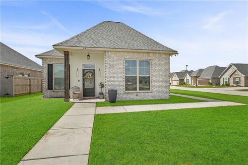 641 Haaswood Ln, Slidell, LA, 70458-4456 | Card Image