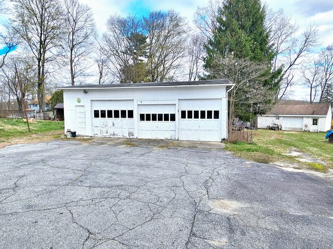 46 Salisbury Ave, House other with 3 bedrooms, 1 bathrooms and null parking in Moosup CT | Image 4