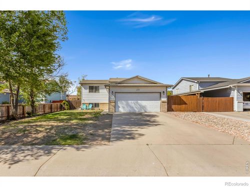 233 E 19th Street Rd, Greeley, CO, 80631-4901 | Card Image