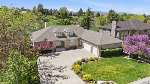 8506 S Willow Creek Dr, Sandy, UT, 84093-1183 | Card Image
