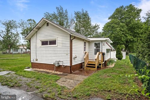 55 Airy Ave, PENNS GROVE, NJ, 08069-1605 | Card Image