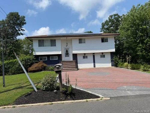 82 Schenectady Ave, Babylon, NY, 11704-1620 | Card Image