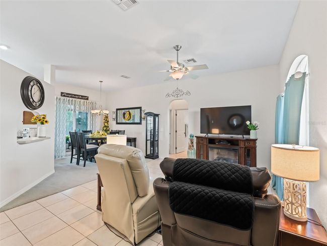 Living area w/Tile flooring | Image 6