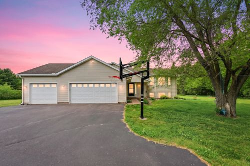 S6090 Deer Park Pl, Eau Claire, WI, 54701-8635 | Card Image