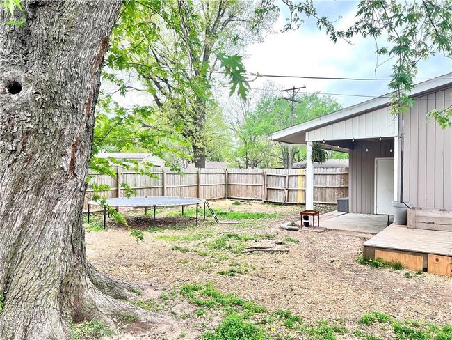 1916 N 8 Th St, House other with 3 bedrooms, 1 bathrooms and null parking in Independence KS | Image 4
