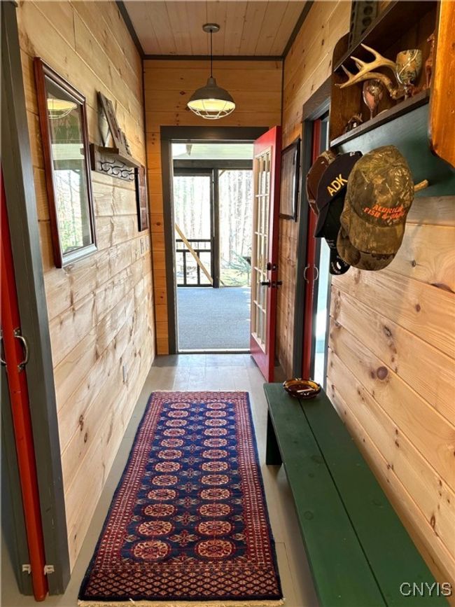 Hallway to Bedrooms and Back Porch | Image 28
