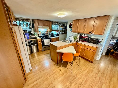 17-17 Glenmont Rd, Boston, MA, 02135-3112 | Card Image