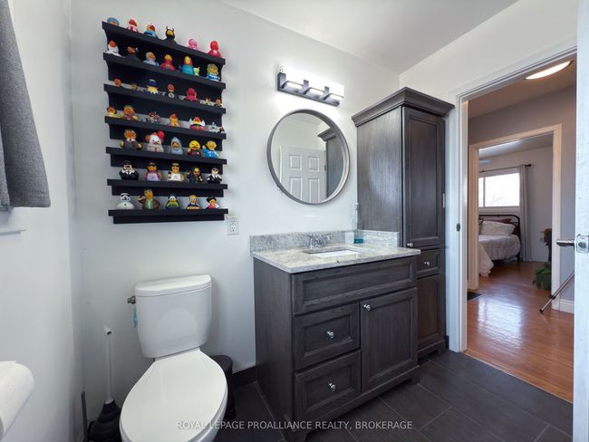 70 Briscoe St, House other with 4 bedrooms, 2 bathrooms and 4 parking in Amherstview ON | Image 15