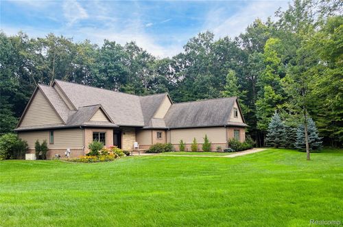 3640 Trefoil Trl, Ortonville, MI, 48462-8003 | Card Image