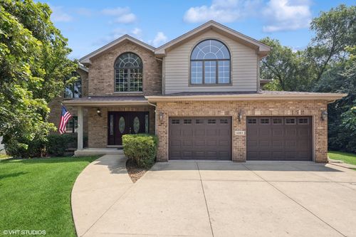 6001 Wolf Rd, La Grange Highlands, IL, 60525-3744 | Card Image