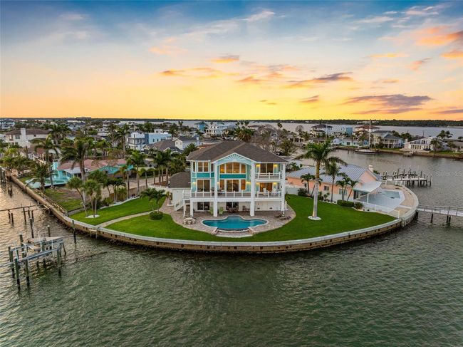 11000 8 Th St E, House other with 4 bedrooms, 5 bathrooms and null parking in Treasure Island FL | Image 56