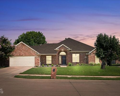 300 Glen Oak Trl, Forney, TX, 75126-6862 | Card Image