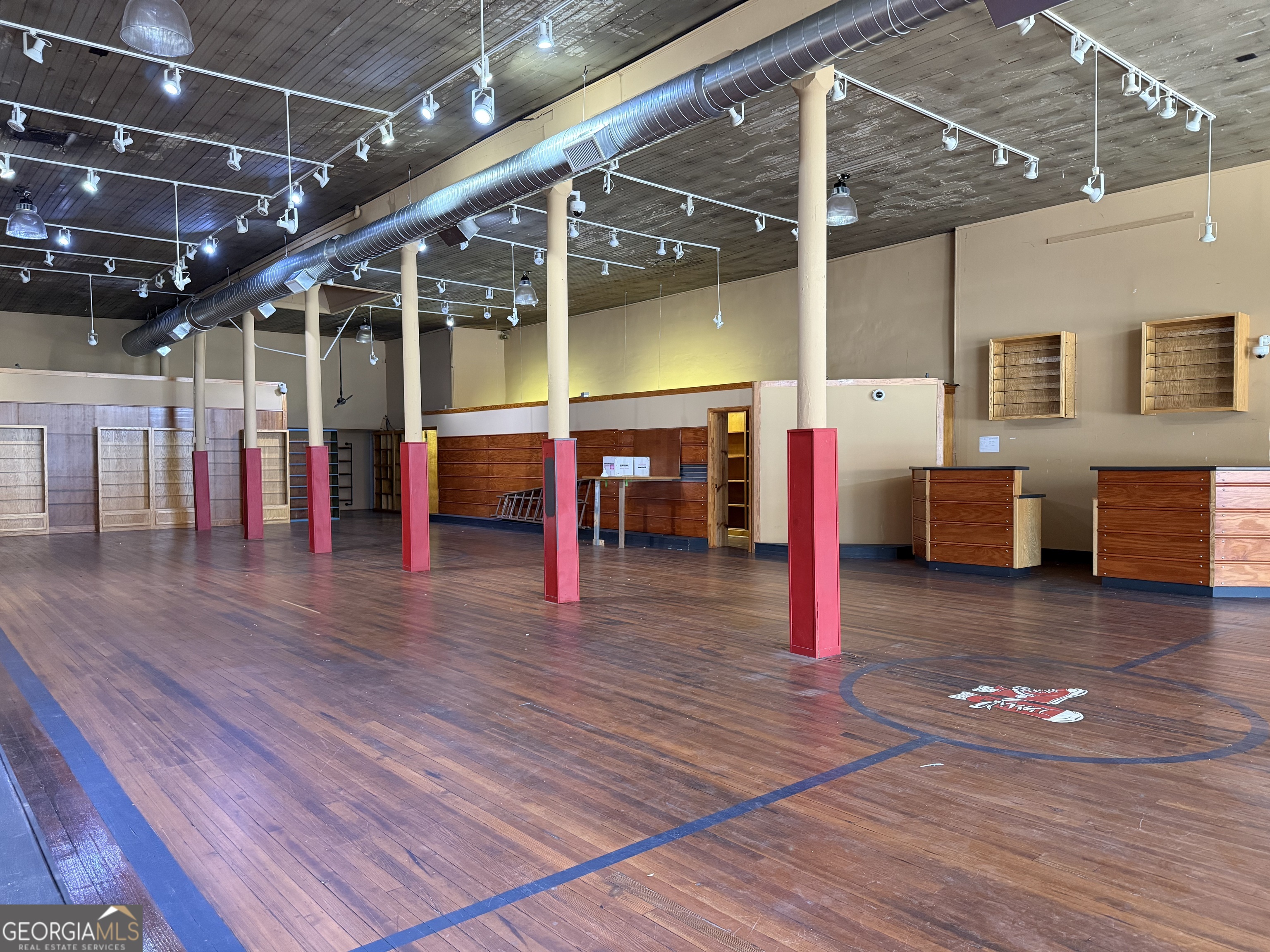 Commercial Lease in West Point 2