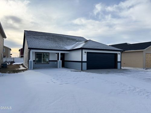 1322 23rd St E, Williston, ND, 58801-6255 | Card Image
