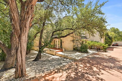 apt-f-1 Crystal Springs Ct, The Hills, TX, 78738-1102 | Card Image