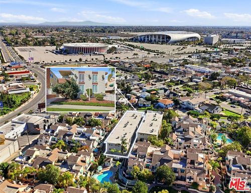 427 E Tamarack Ave, Inglewood, CA, 90301-2731 | Card Image