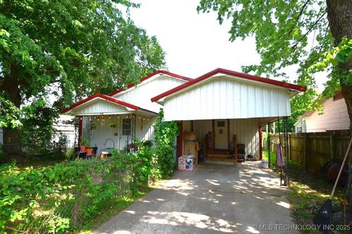 205 W Dogwood St, Stilwell, OK, 74960-1830 | Card Image