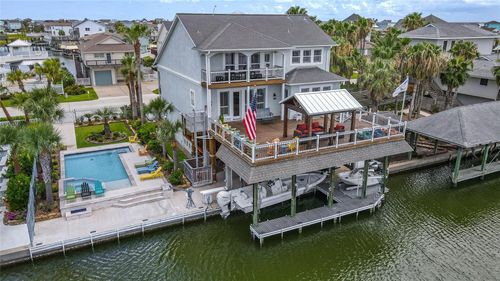241 Tamana Dr, Tiki Island, TX, 77554-7136 | Card Image