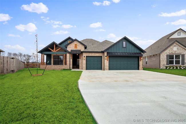 6133 S 320 Th East Ave, House other with 3 bedrooms, 3 bathrooms and null parking in Broken Arrow OK | Image 5