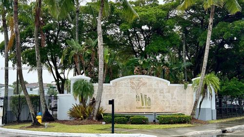 apt-201-155 Nw 96th Ter, Pembroke Pines, FL, 33024-6279 | Card Image