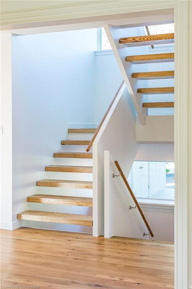 315 Park St W, House other with 5 bedrooms, 3 bathrooms and 2 parking in Dundas ON | Image 14