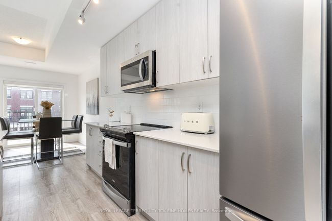 61 Kenneth Kirby Lane, House attached with 2 bedrooms, 3 bathrooms and 3 parking in Stouffville ON | Image 15