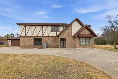 221 Berwick Dr, Bridge City, TX, 77611-4920 | Card Image