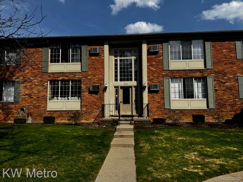 122-500 Romeo Rd, Rochester, MI, 48307-1675 | Card Image