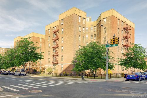 d7-65-35 108th St, Forest Hills, NY, 11375-2208 | Card Image
