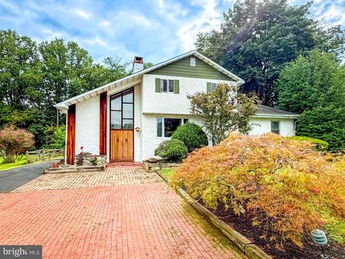 73 Evergreen Dr, DOYLESTOWN, PA, 18901-5311 | Card Image