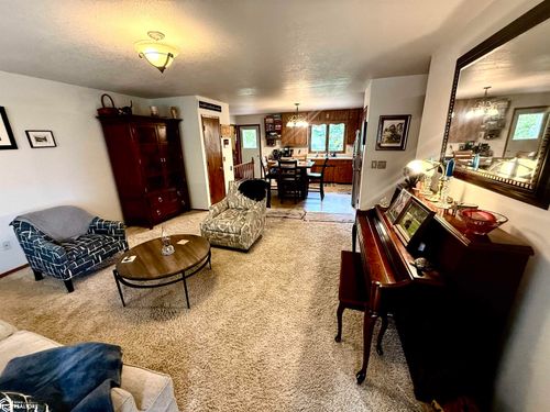 718 Alta Vista Dr, Carroll, IA, 51401-1804 | Card Image