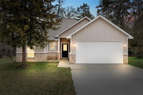 10464 Royal Adrian Dr, Conroe, TX, 77303-2712 | Card Image