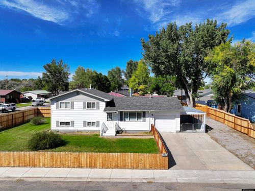 1090 Black Blvd, Lander, WY, 82520-2607 | Card Image