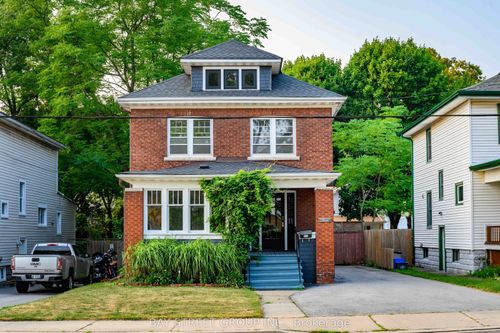 5135 Mcrae St, Niagara Falls, ON, L2E1P6 | Card Image