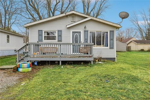 2688 Meadow Dr, Akron, OH, 44312-3929 | Card Image